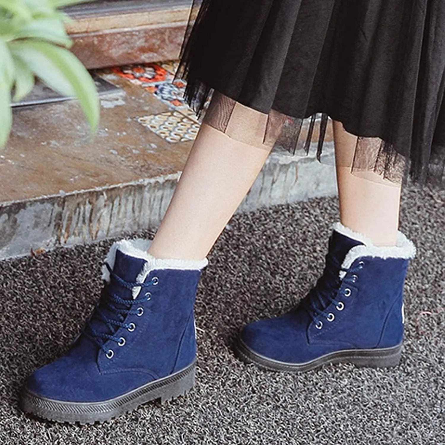 Bcshiye Women's Winter Snow Boots Outdoor Anti-Slip Ankle Boots Suede Warm Fur Lined Booties Lace Up Flat Platform Shoes
