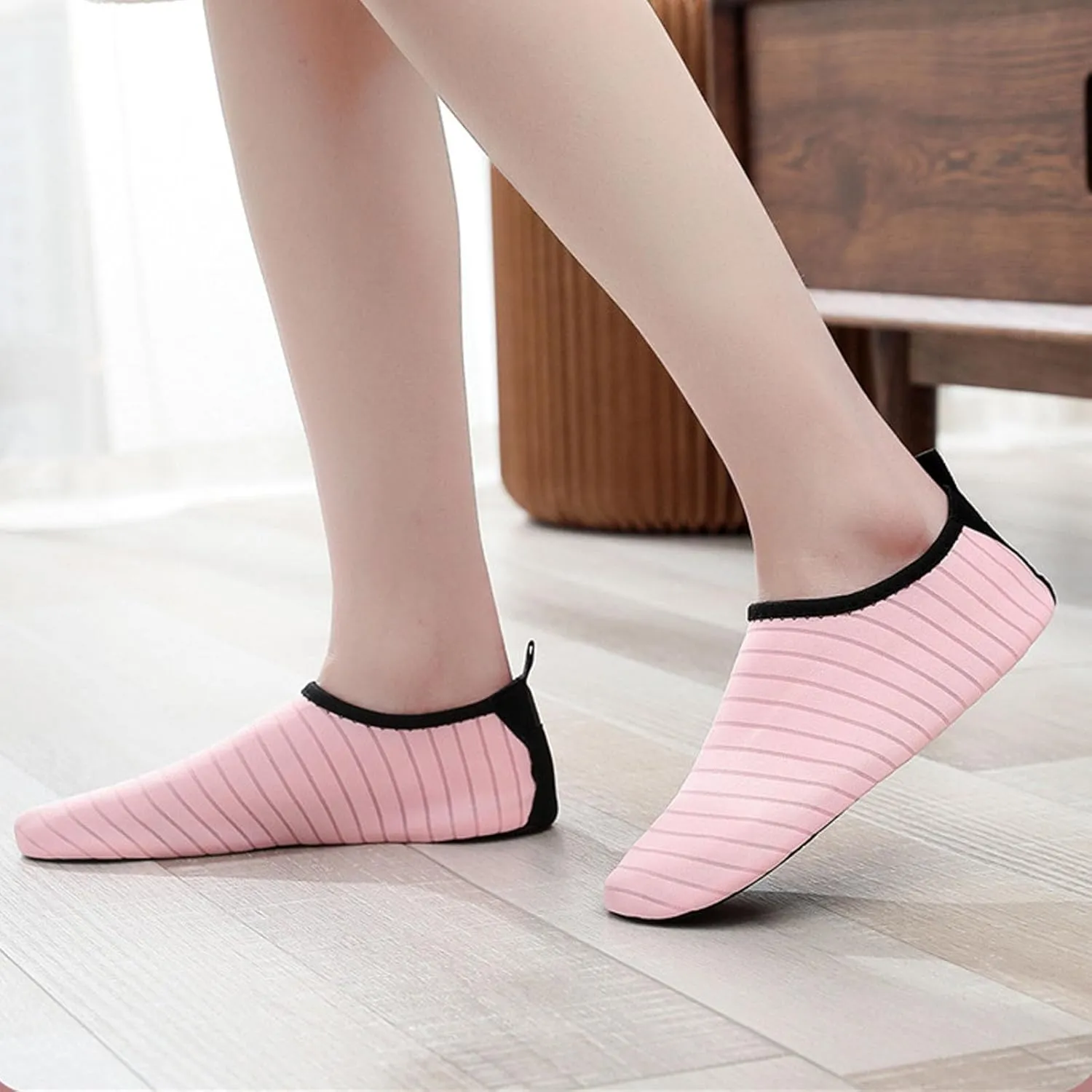 Water Sports Shoes for Women Men Barefoot Quick-Dry Aqua Socks Slip-on for Beach Swim Surf Exploration Yoga Exercise Beach Casual Sandals Fitness Shoes